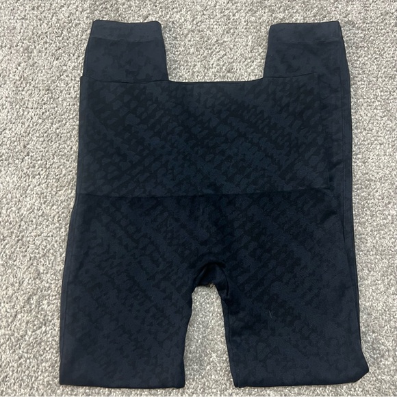 Spanx Leggings Womens 1X Blue Black Geometric Seamless Mid Rise Pull-On Nylon - Picture 7 of 7